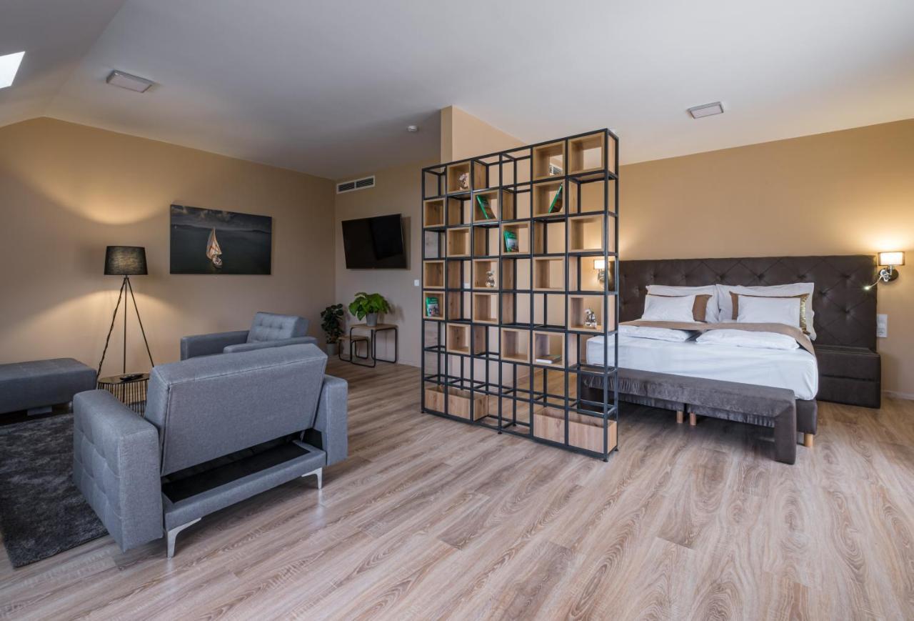 Kistuecsoek Food & Room Balatonszárszó 외부 사진