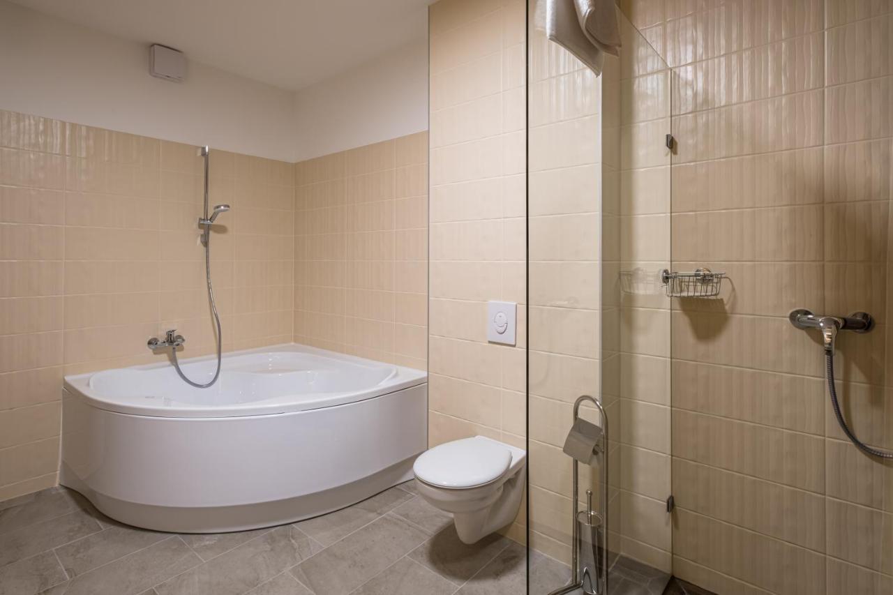 Kistuecsoek Food & Room Balatonszárszó 외부 사진